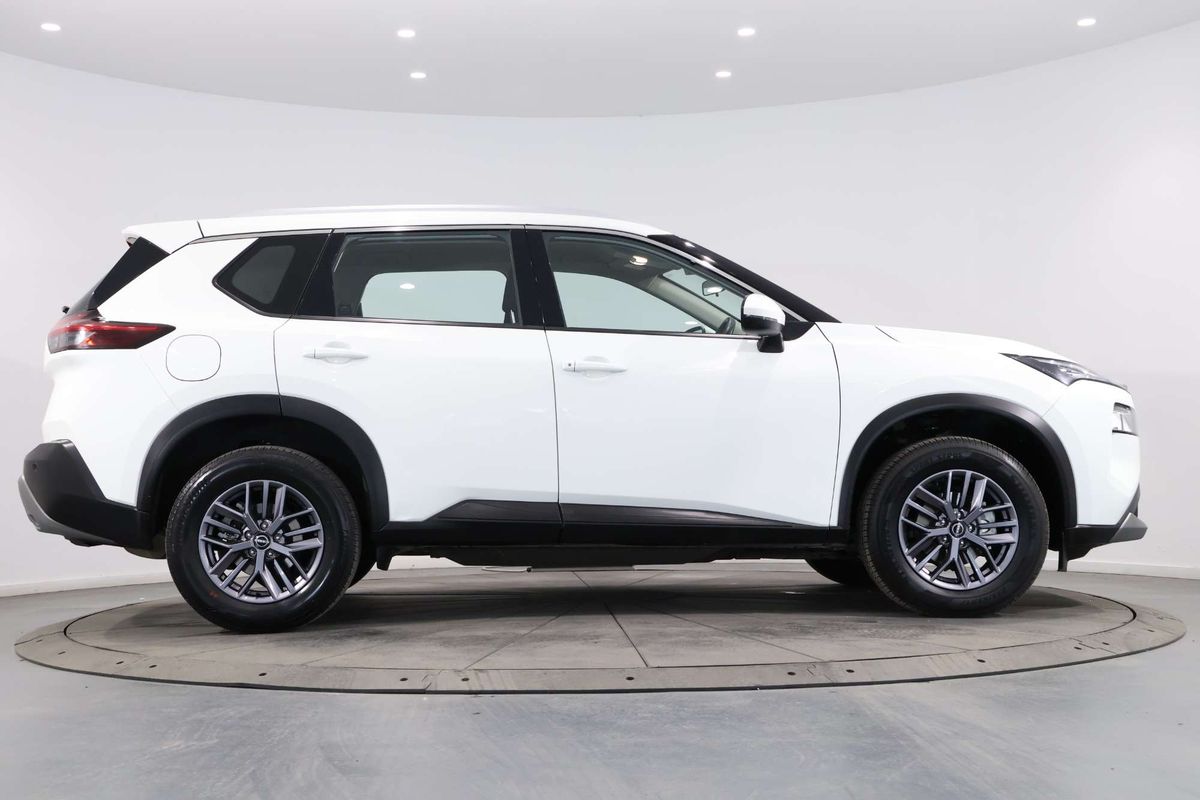 2024 Nissan X-TRAIL ST T33