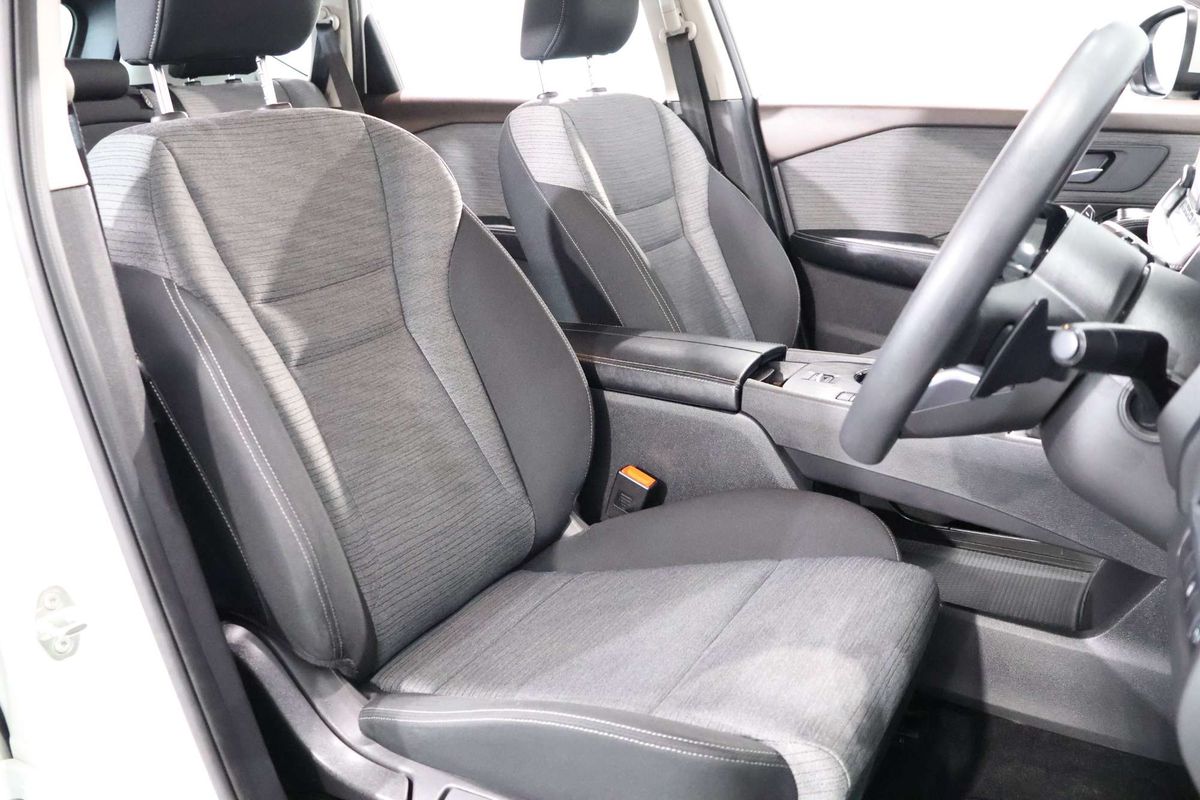 2024 Nissan X-TRAIL ST T33