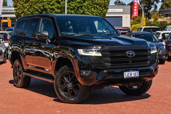 2022 Toyota Landcruiser Sahara FJA300R