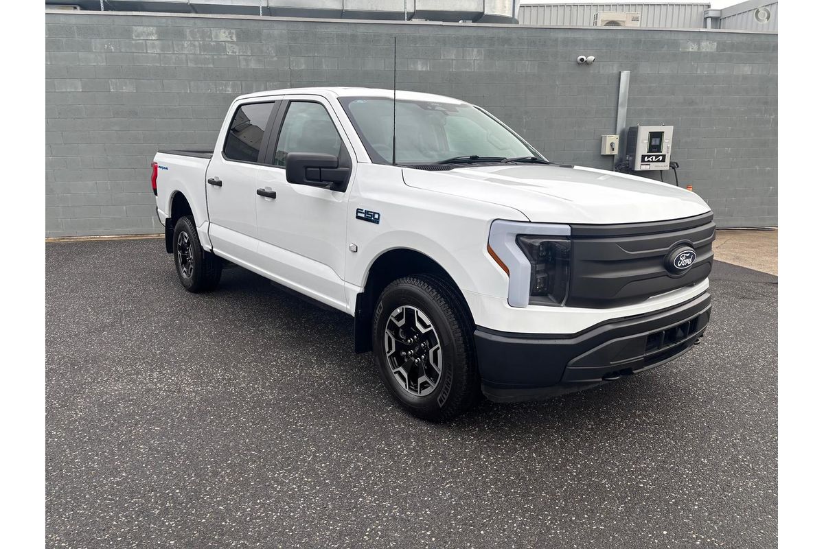 2024 Ford F-150 Lightning Pro 4X4