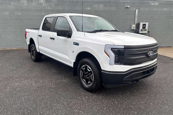 2024 Ford F-150 Lightning Pro 4X4