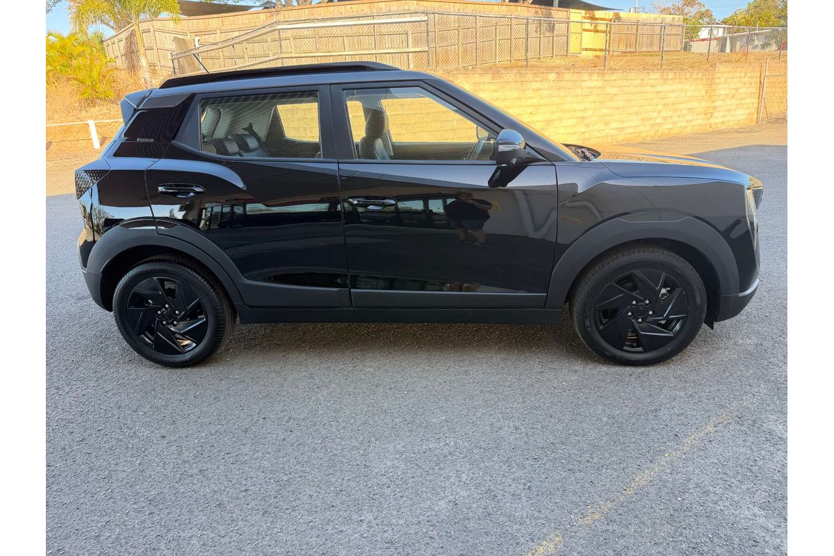 2025 Mahindra XUV3XO AX7L