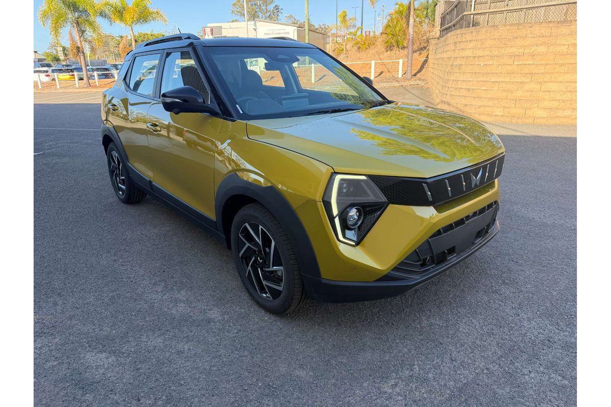 2025 Mahindra XUV3XO AX7L