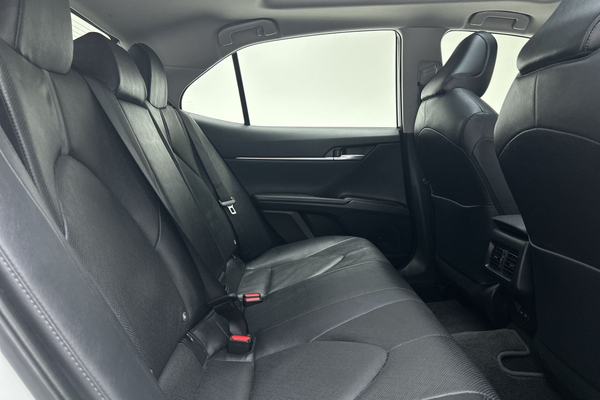2024 Toyota Camry SL AXVH70R thumb-11
