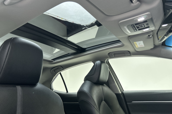 2024 Toyota Camry SL AXVH70R thumb-14
