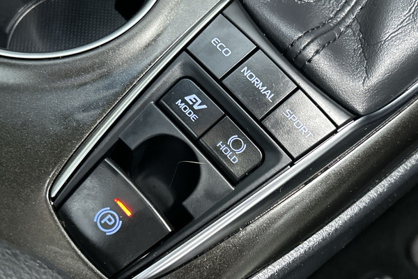 2024 Toyota Camry SL AXVH70R thumb-16