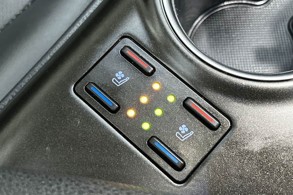 2024 Toyota Camry SL AXVH70R thumb-17