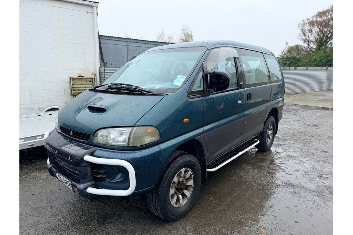 1997 Mitsubishi Delica EXCEED