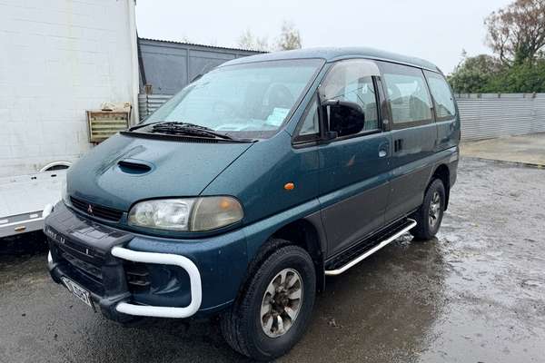 1997 Mitsubishi Delica EXCEED