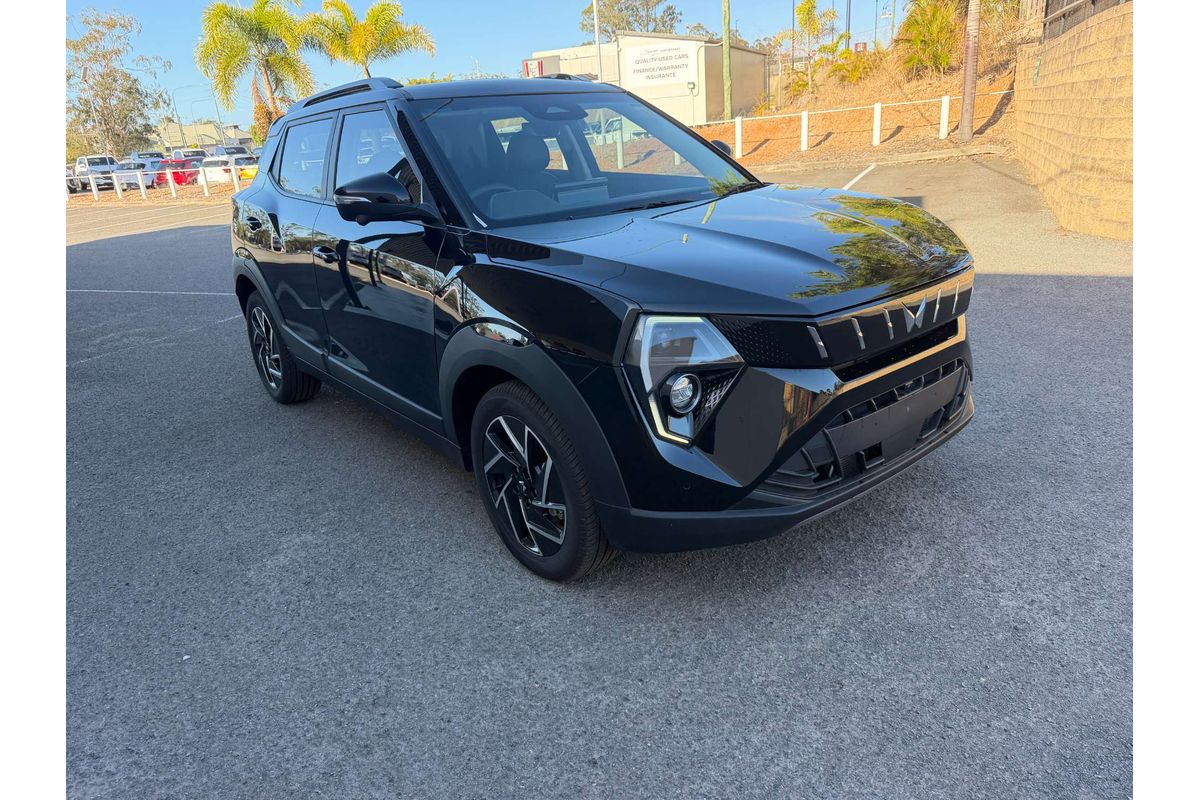 2025 Mahindra XUV3XO AX7L