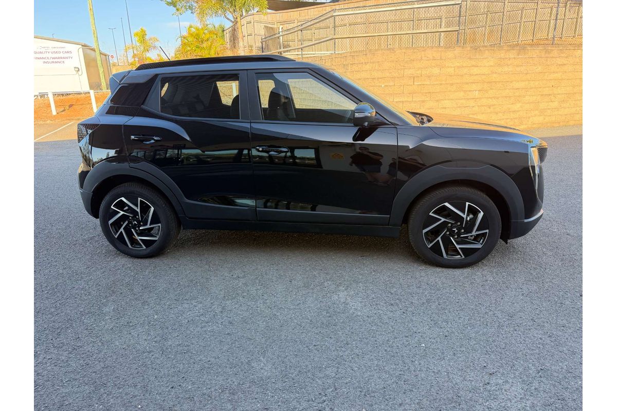 2025 Mahindra XUV3XO AX7L