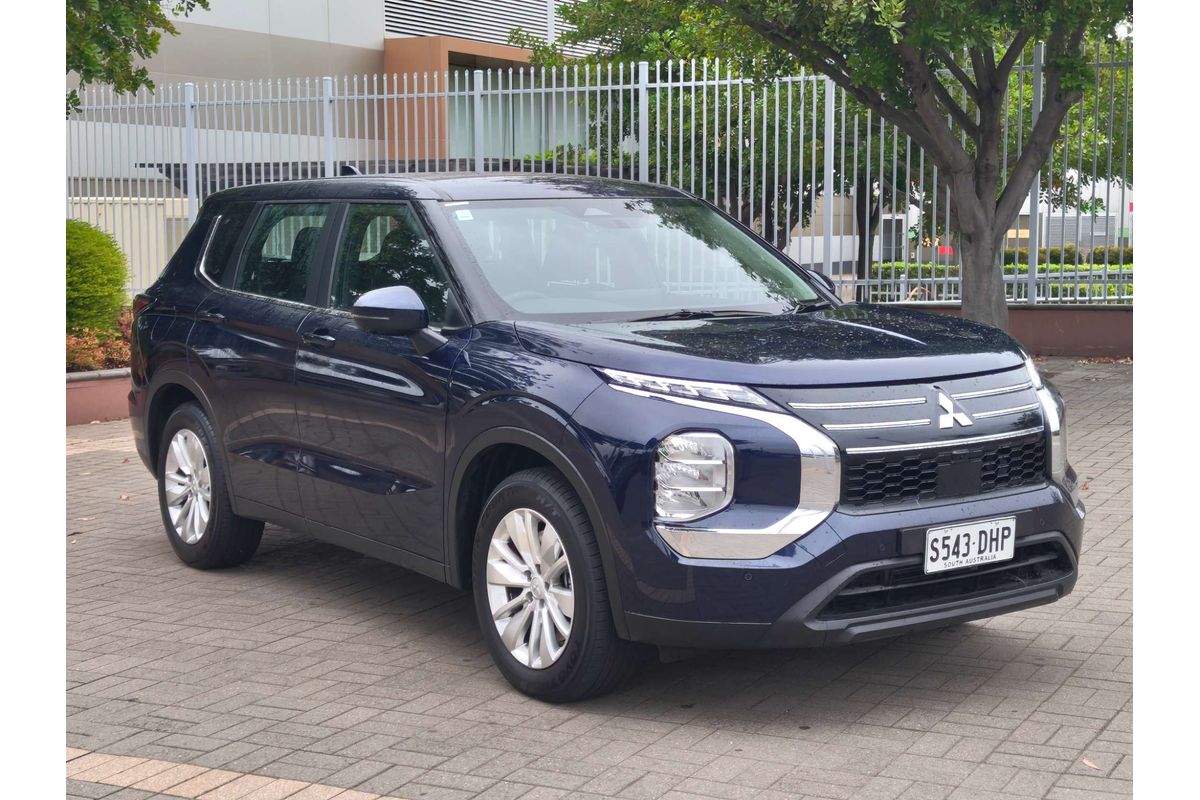 2025 Mitsubishi Outlander ES ZM