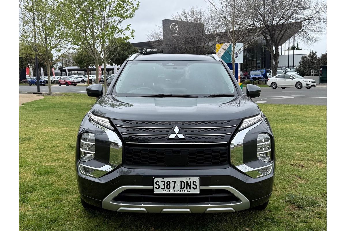 2024 Mitsubishi Outlander Exceed ZM