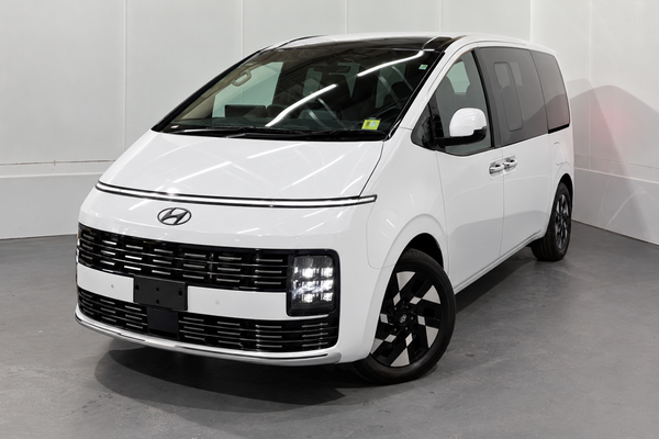 2026 Hyundai STARIA Lounge US4.V4