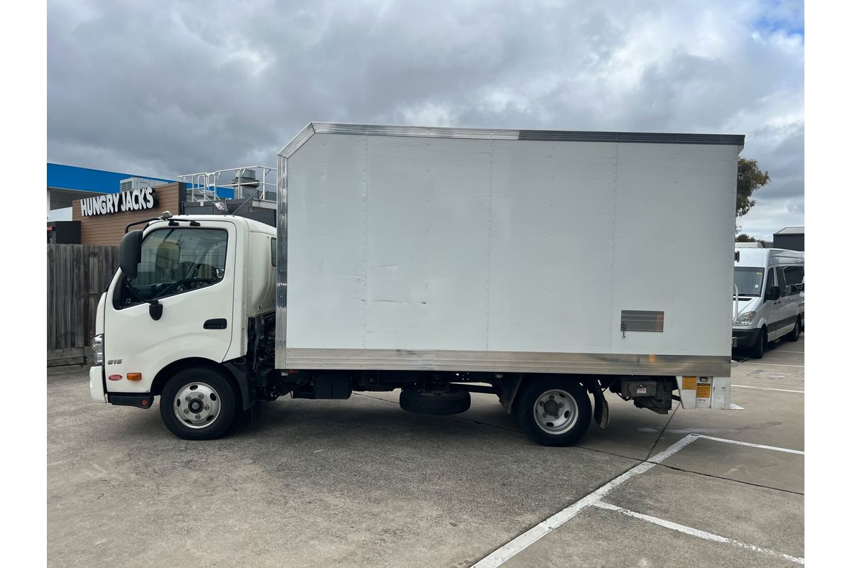 2017 Hino 300 Series 616 MWB