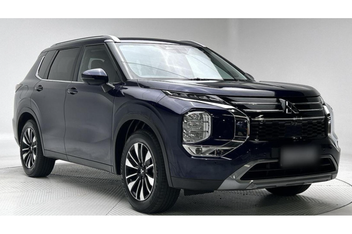 2025 Mitsubishi Outlander LS ZM