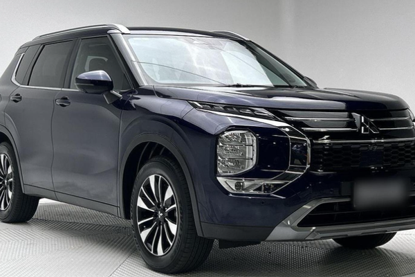 2025 Mitsubishi Outlander LS ZM