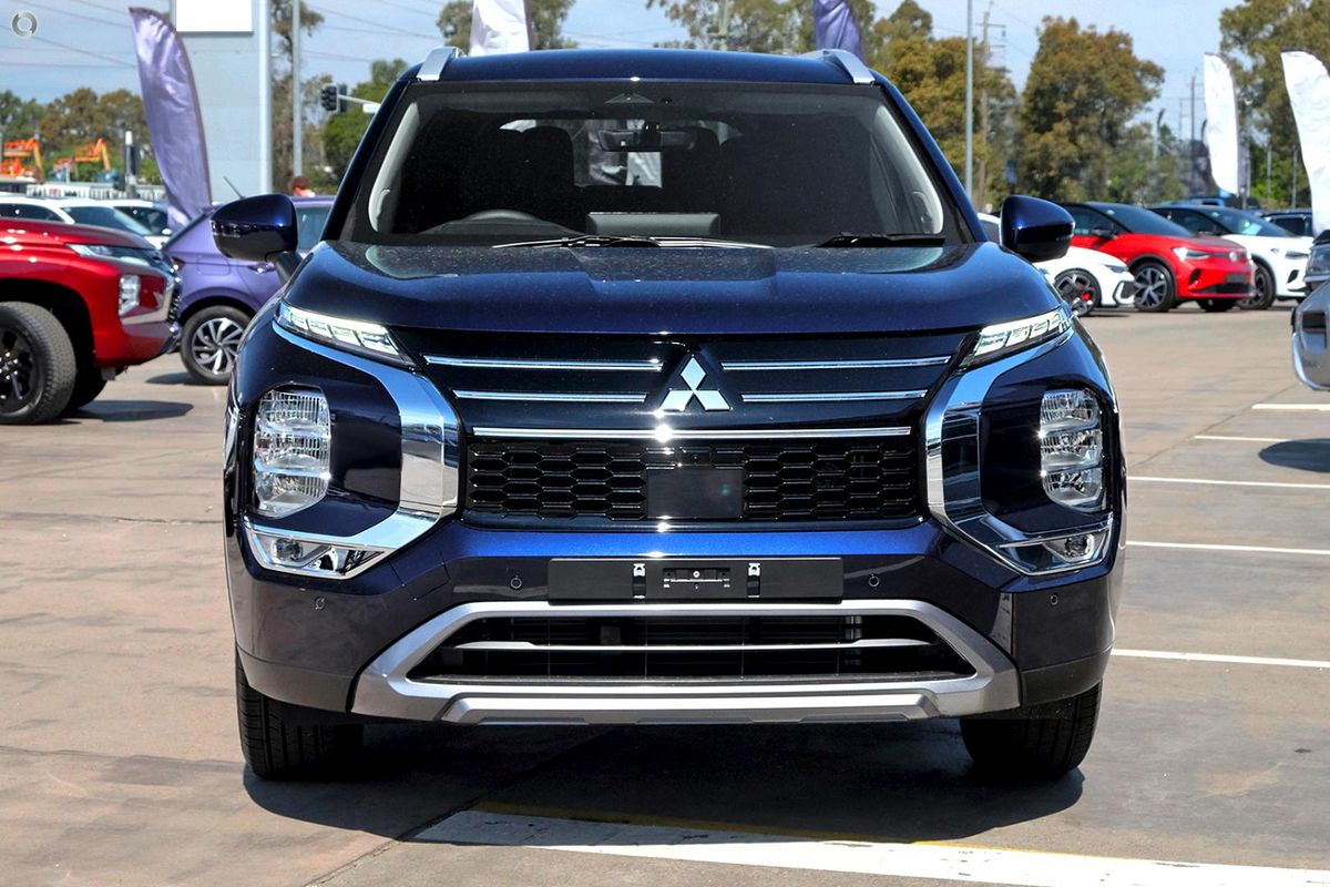 2025 Mitsubishi Outlander LS ZM
