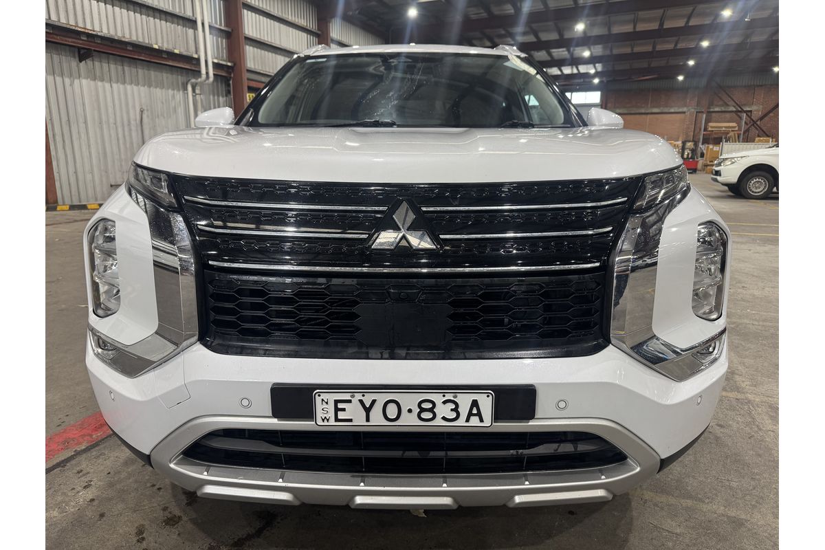 2023 Mitsubishi Outlander LS ZM