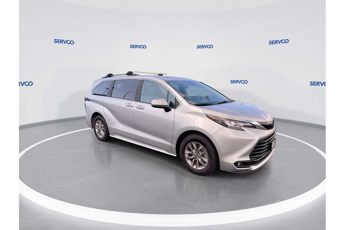 2025 Toyota SIENNA XLE