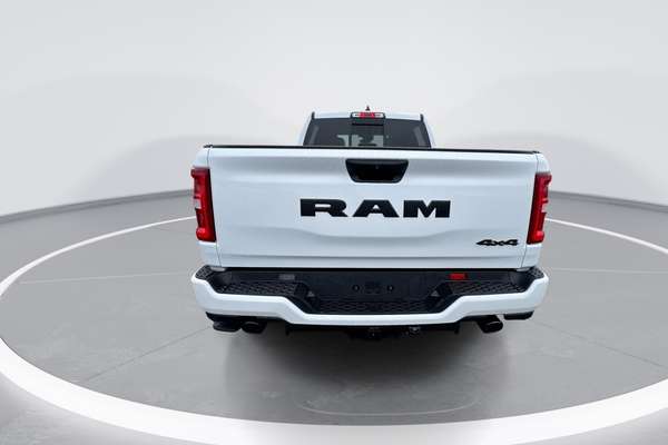 2026 RAM 1500 Express Black Edition Hurricane SO DT 4X4 SWB