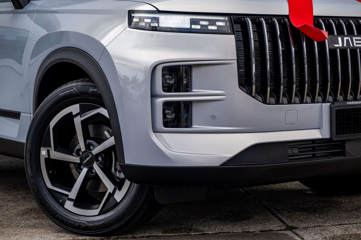 2025 OMODA JAECOO J7 Track
