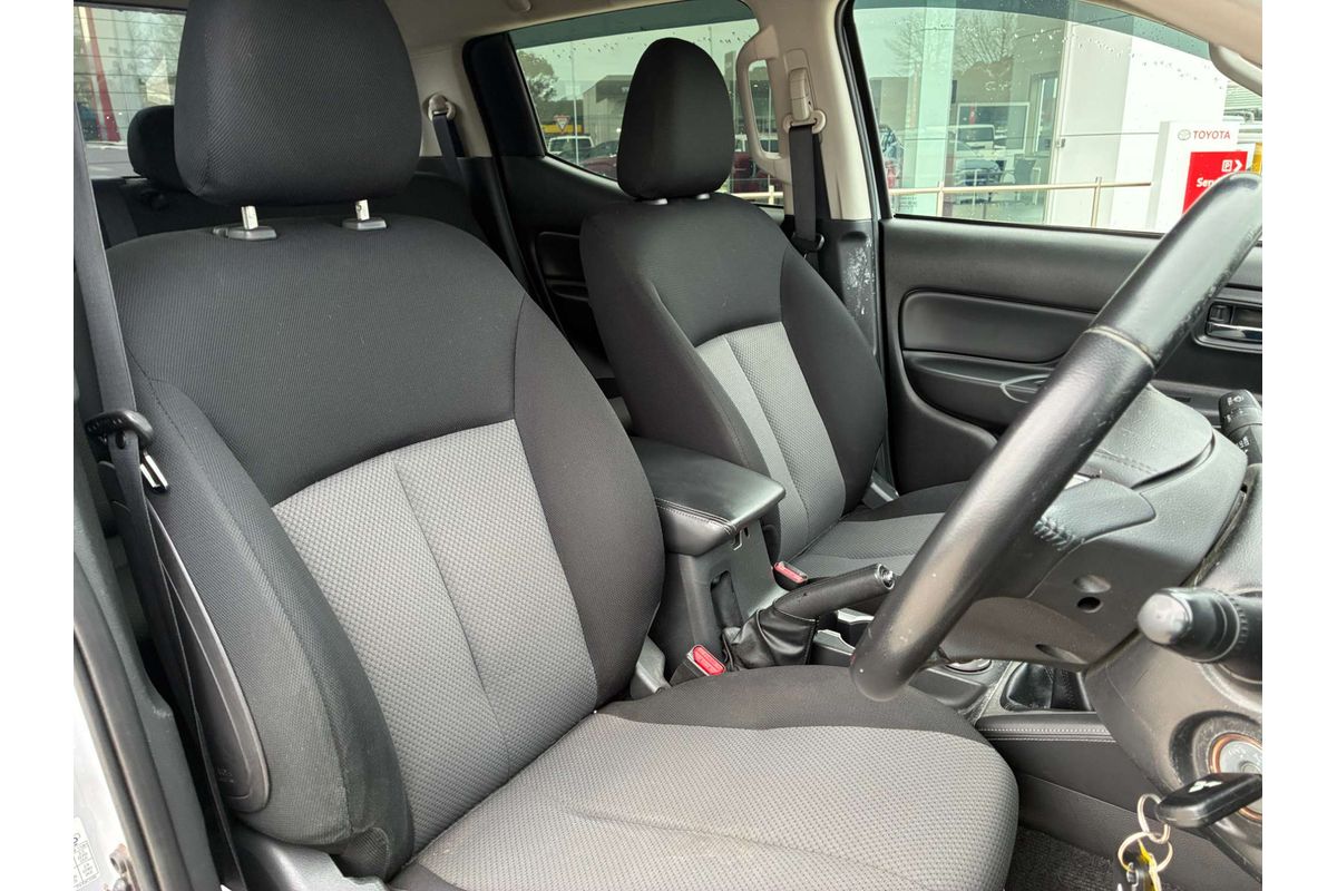 2020 Mitsubishi Triton GLX-R MR 4X4 image 15