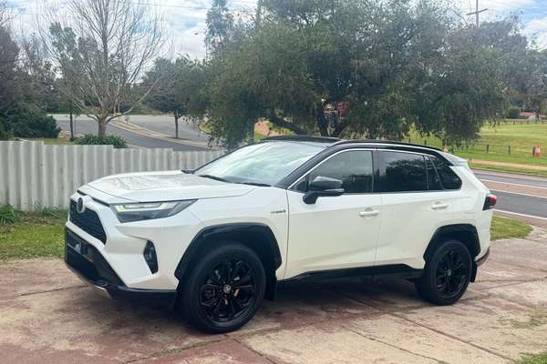 2022 Toyota RAV4 XSE AXAH54R