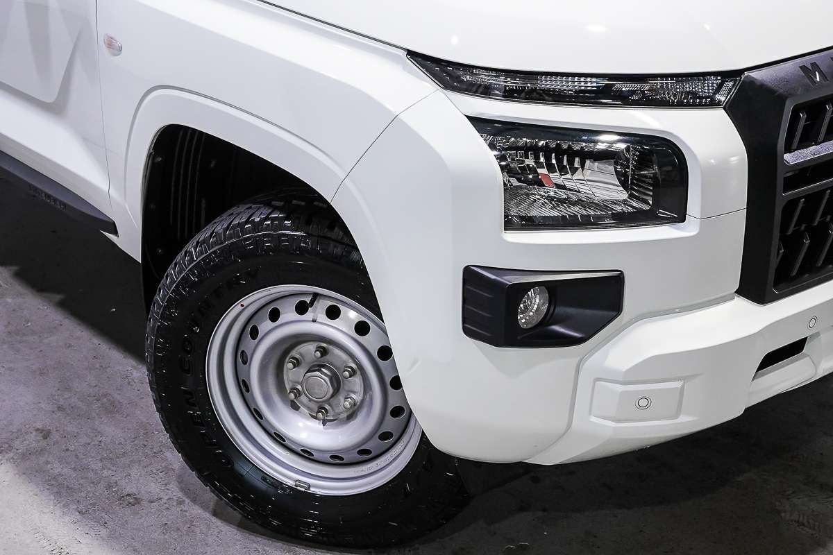2025 Mitsubishi Triton GLX MV 4X4