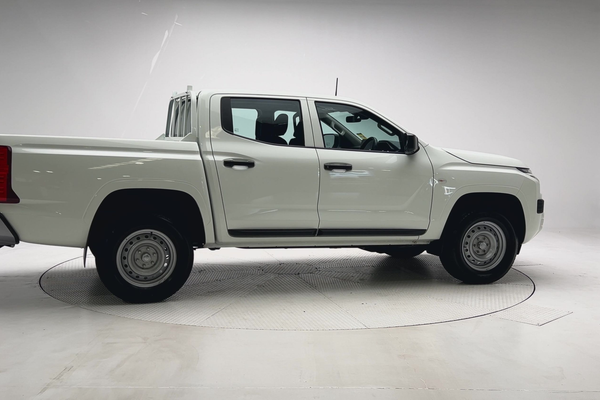 2025 Mitsubishi Triton GLX MV Rear Wheel Drive thumb-2