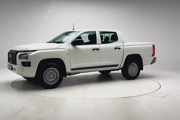 2025 Mitsubishi Triton GLX MV Rear Wheel Drive thumb-5