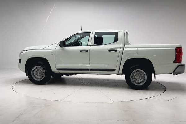 2025 Mitsubishi Triton GLX MV Rear Wheel Drive thumb-6