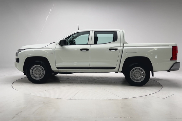 2025 Mitsubishi Triton GLX MV Rear Wheel Drive thumb-7