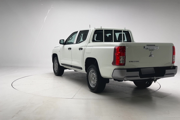 2025 Mitsubishi Triton GLX MV Rear Wheel Drive thumb-8
