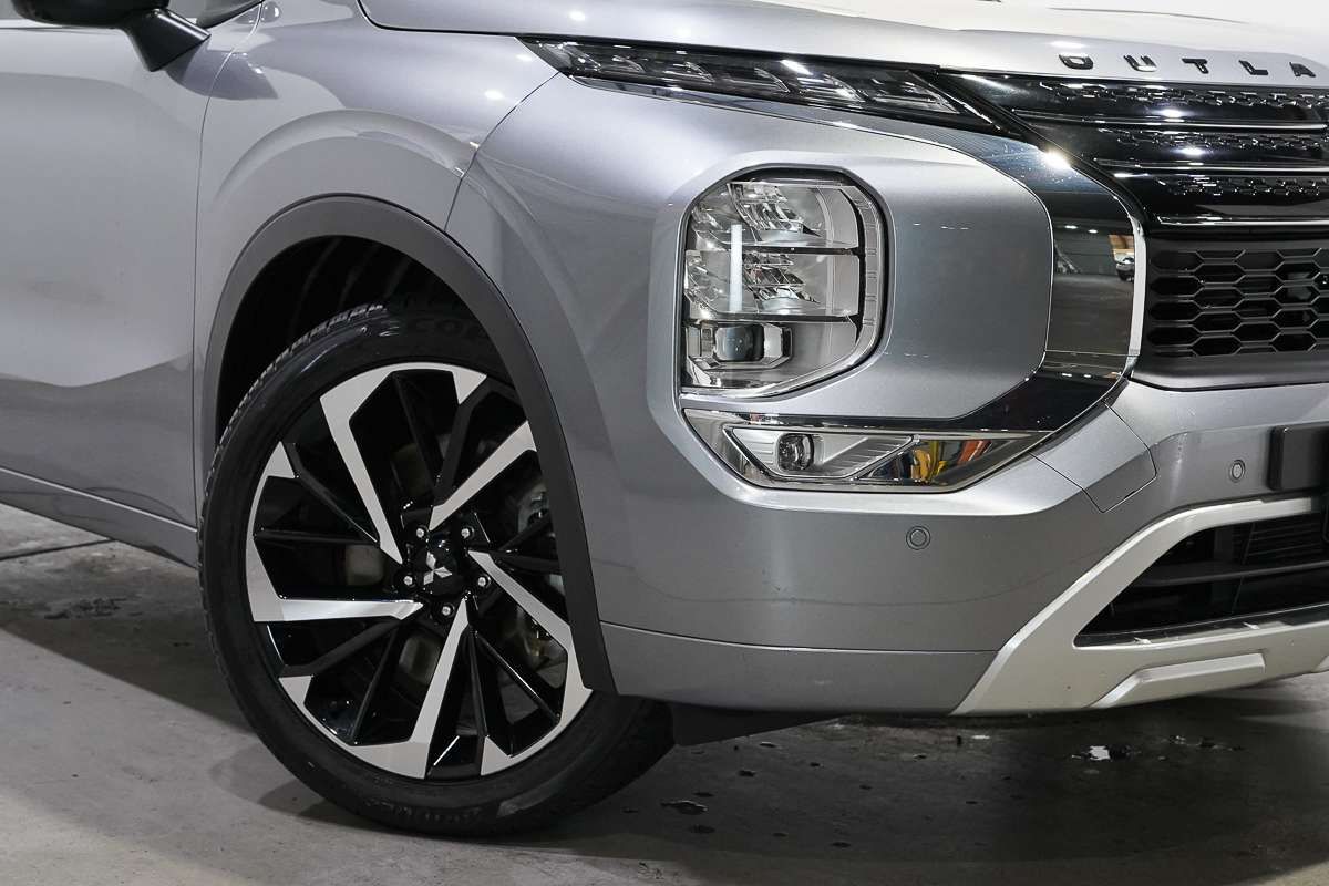 2023 Mitsubishi Outlander Exceed ZM