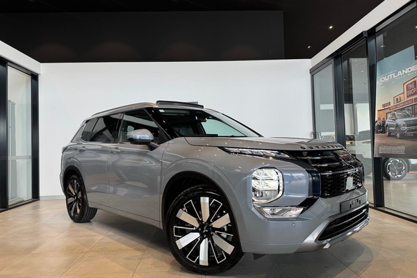2025 Mitsubishi Outlander Exceed ZM
