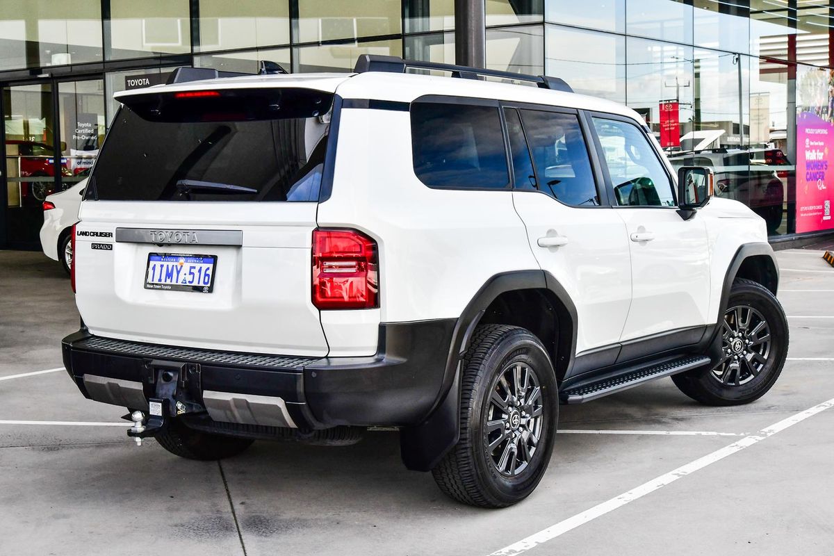 2024 Toyota Landcruiser Prado