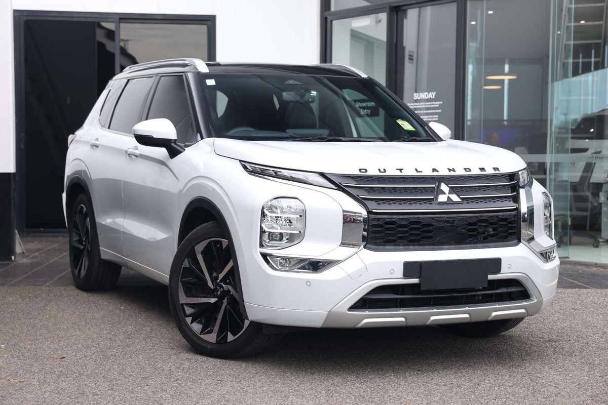 2023 Mitsubishi Outlander Exceed Tourer ZM