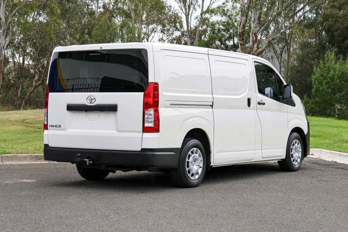 2021 Toyota Hiace GDH300R LWB image 5