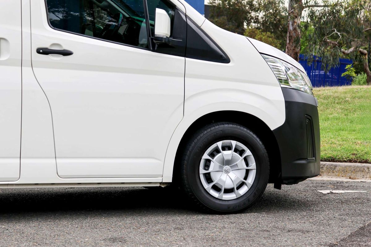2021 Toyota Hiace GDH300R LWB image 7