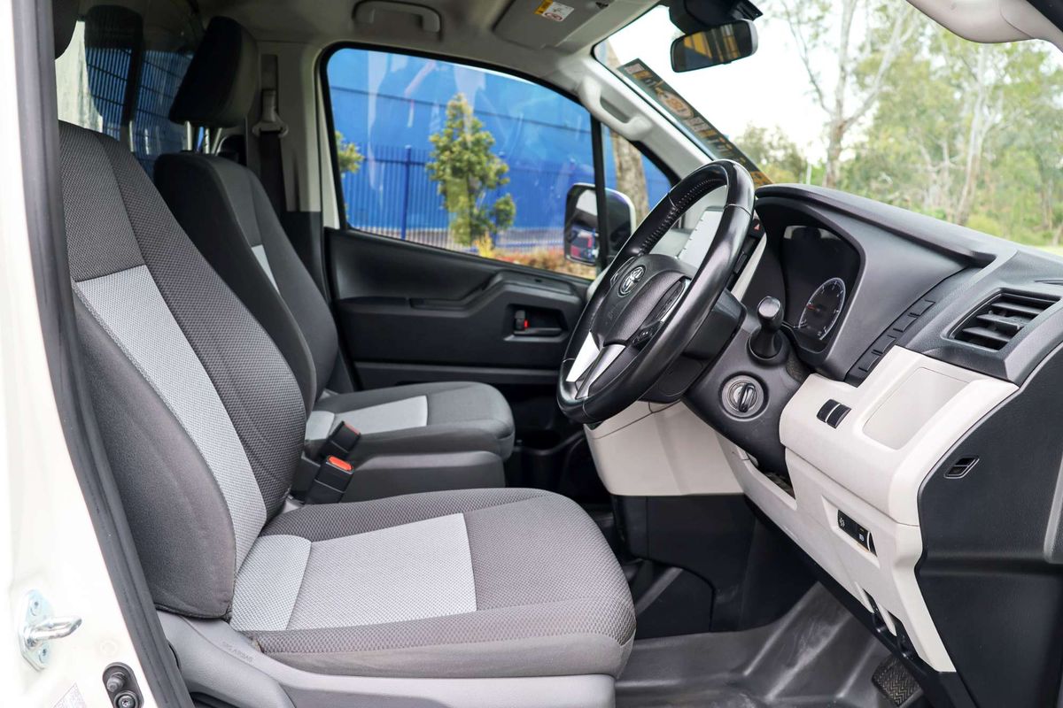 2021 Toyota Hiace GDH300R LWB image 28