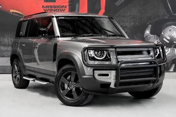 2023 Land Rover Defender 110 D300 SE L663