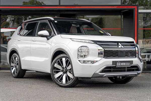 2025 Mitsubishi Outlander Exceed Tourer ZM