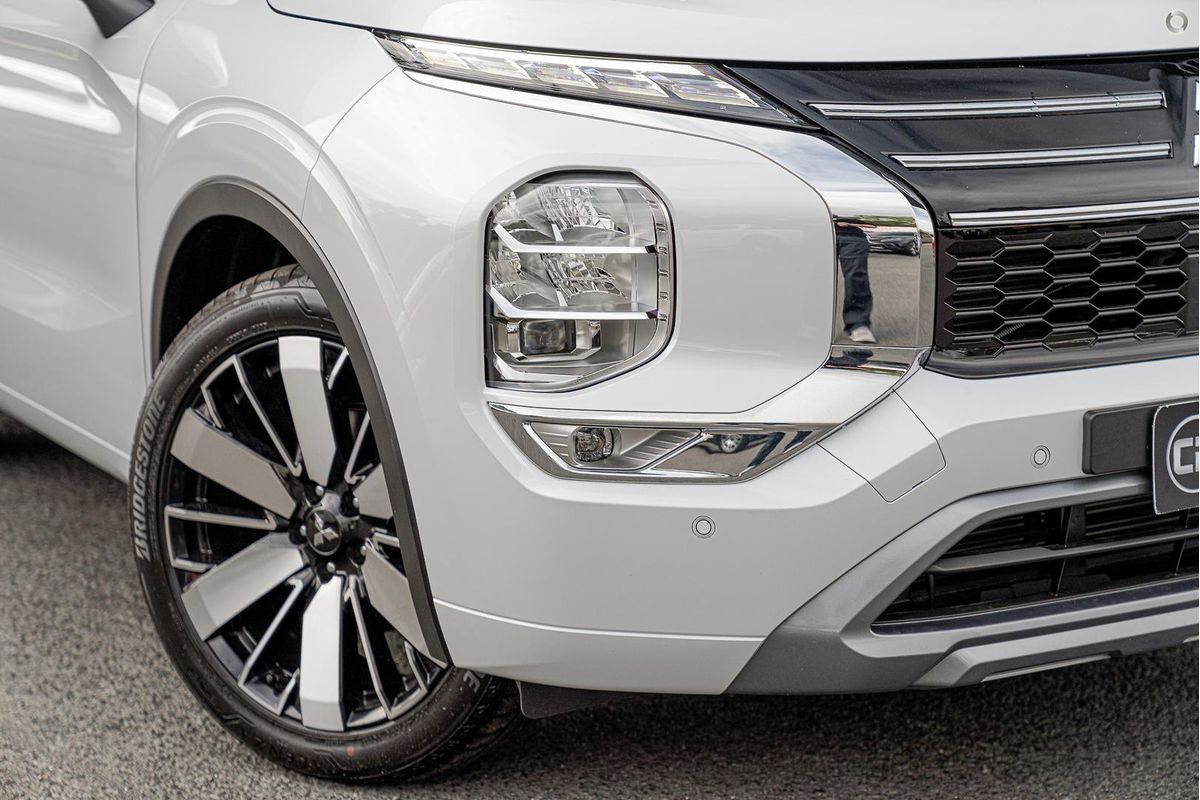 2025 Mitsubishi Outlander Exceed Tourer ZM