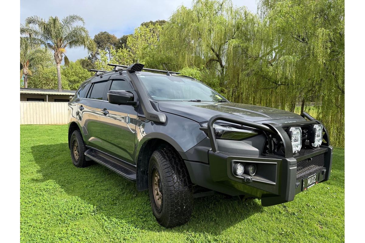 2026 Isuzu MU-X LS-T