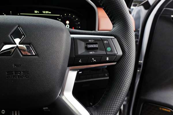 2025 Mitsubishi Outlander Exceed Tourer ZM