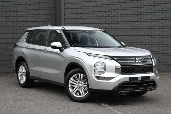 2023 Mitsubishi Outlander ES ZM