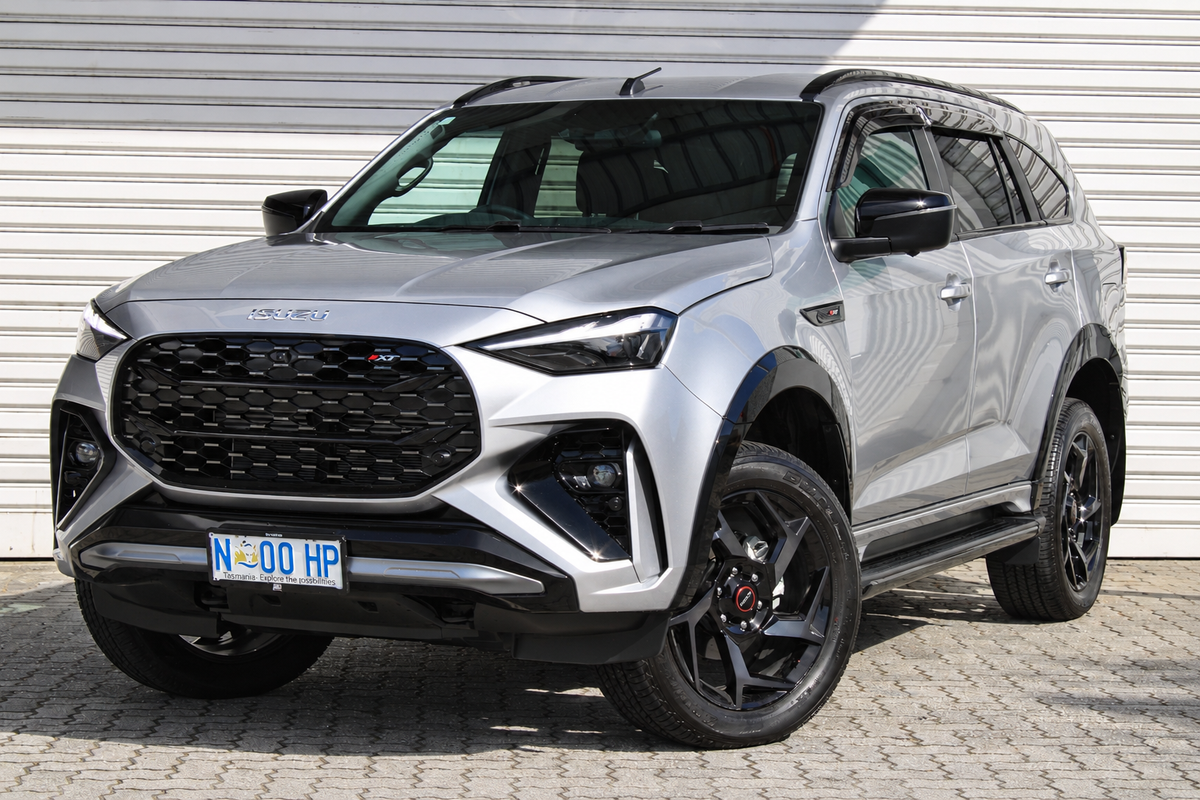 2026 Isuzu MU-X X-TERRAIN