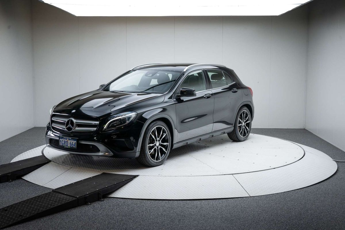 2015 Mercedes-Benz GLA-Class GLA250 X156