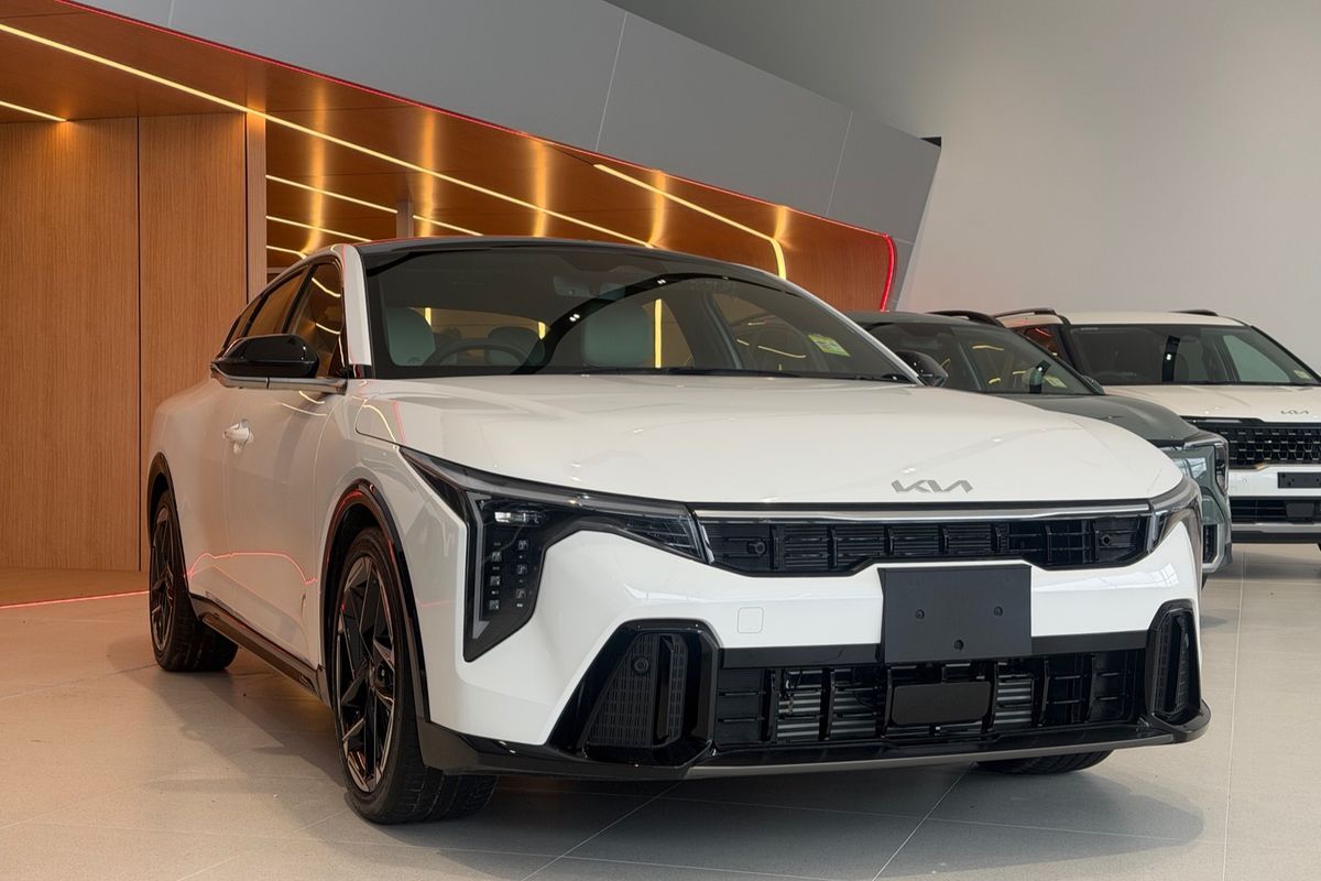 2025 Kia K4 GT-Line CL4m
